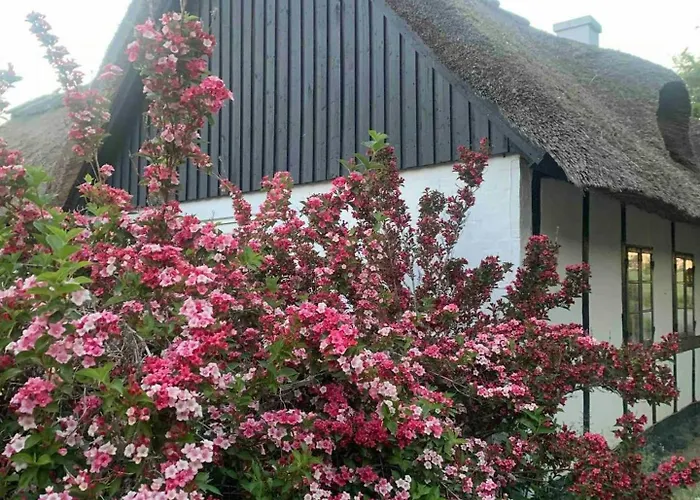Дом отдыха Nostalgic Charm In Lolland Timber House *